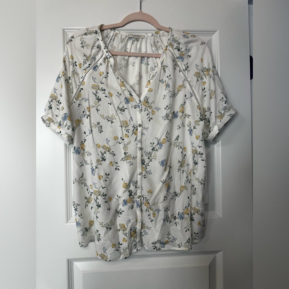 ANGELS Floral Print Women's Top SIZE M
